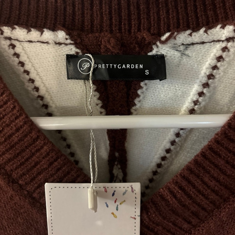 Sweater - Picture 3 of 4
